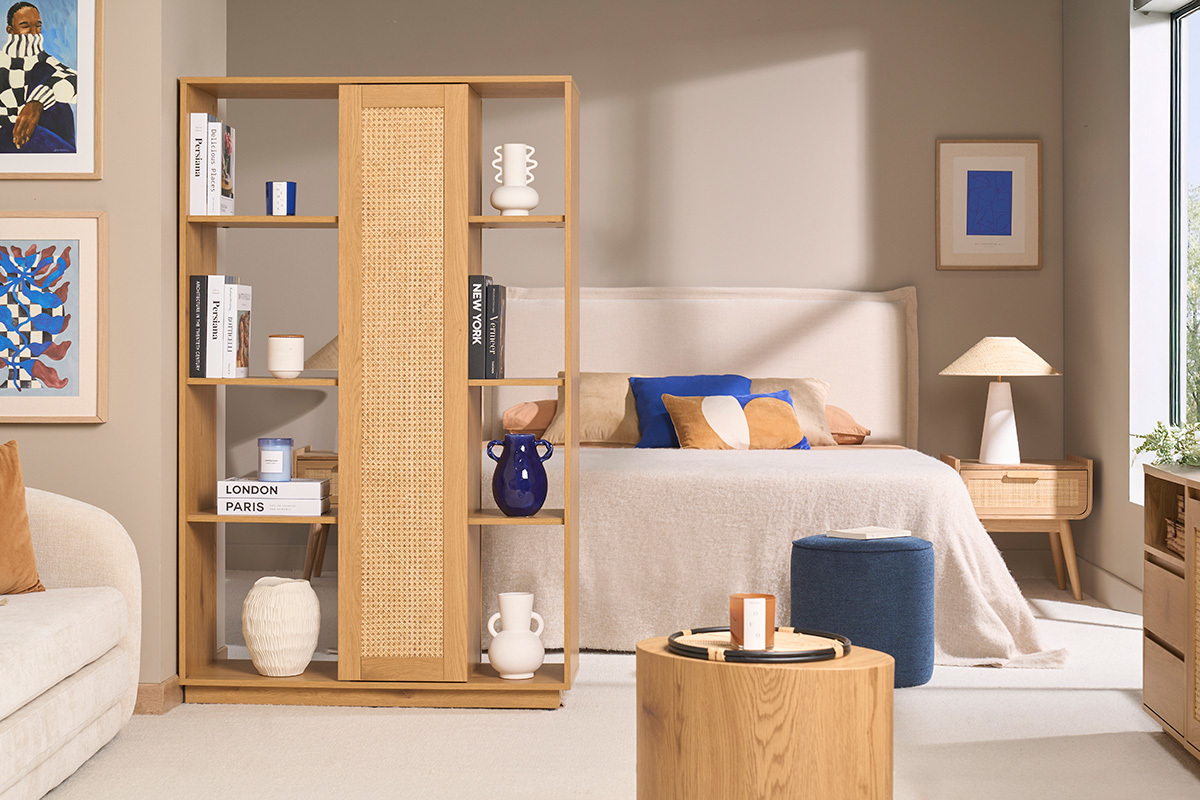 Raumteiler-B�cherregal mit Aufbewahrung in heller Eichenholzoptik und Rattangeflecht L100 cm ALICANTE