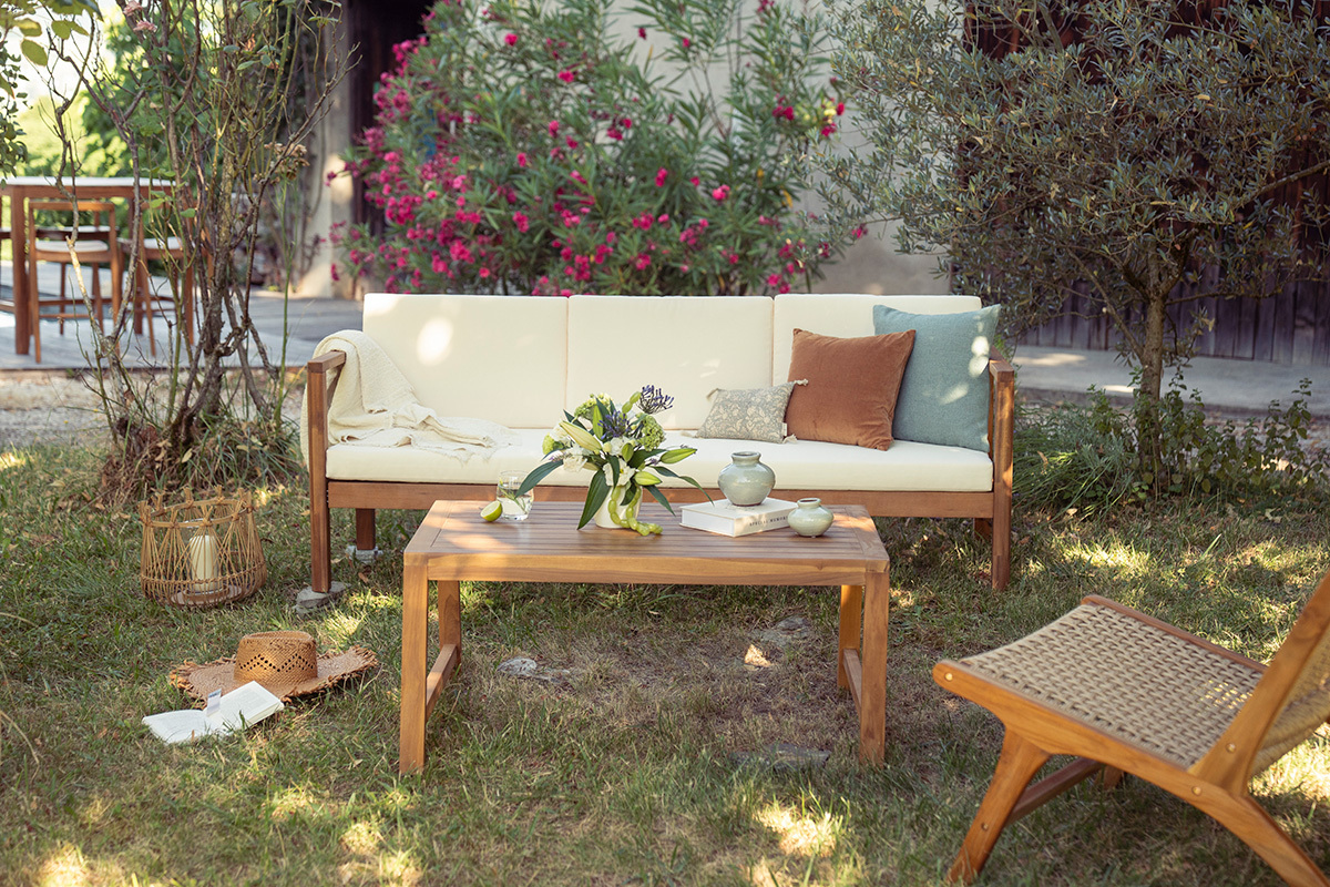 Rechteckiger Gartencouchtisch aus massivem Teakholz L100 cm SUNDA