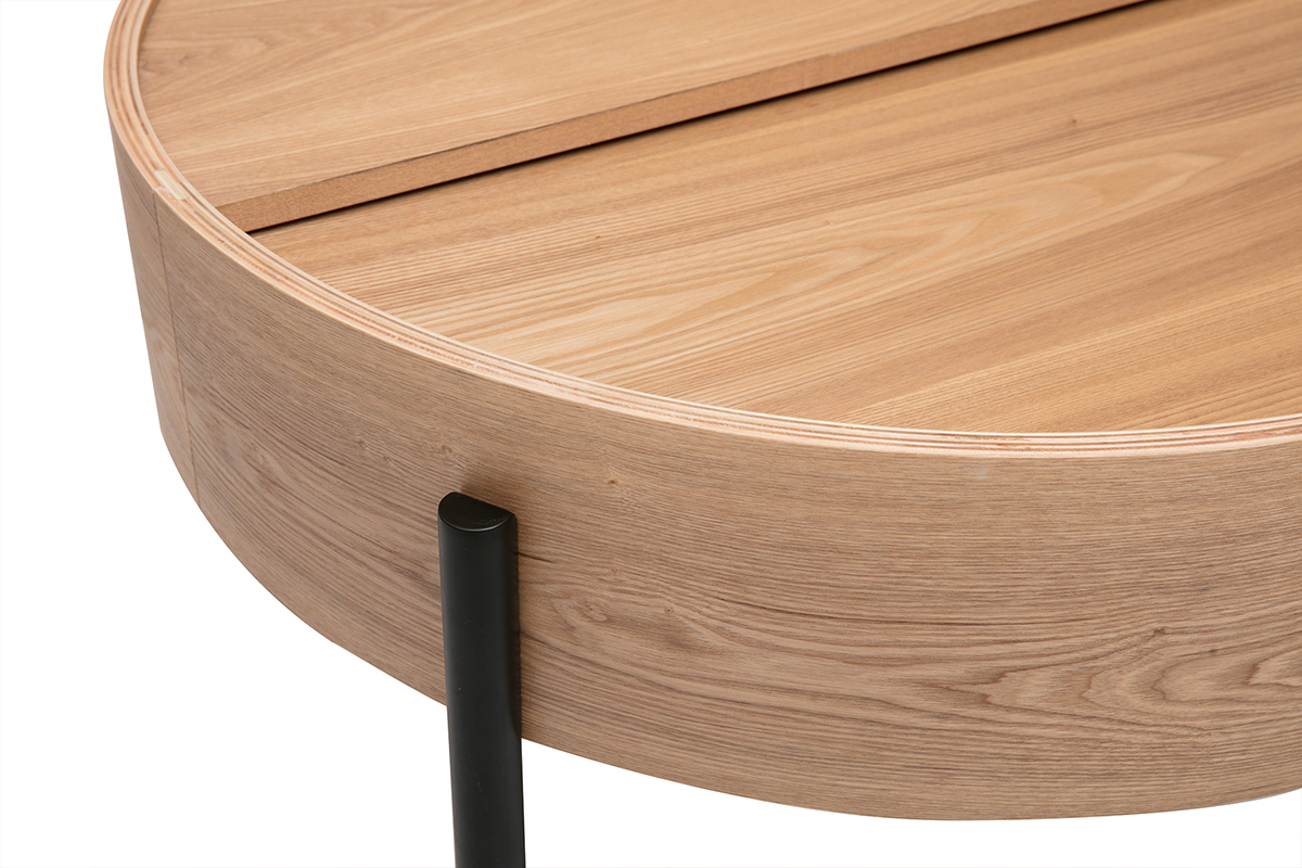 Runder Couchtisch aus hellem Eschenholz mit schwarzem Metallfu�, Nahaufnahme.