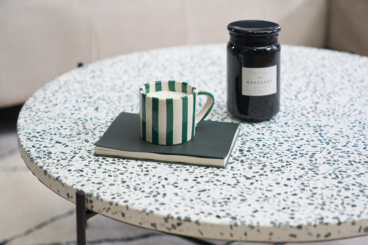 Runder Couchtisch Design aus Terrazzo und schwarzem Metall D81 cm MEZZO