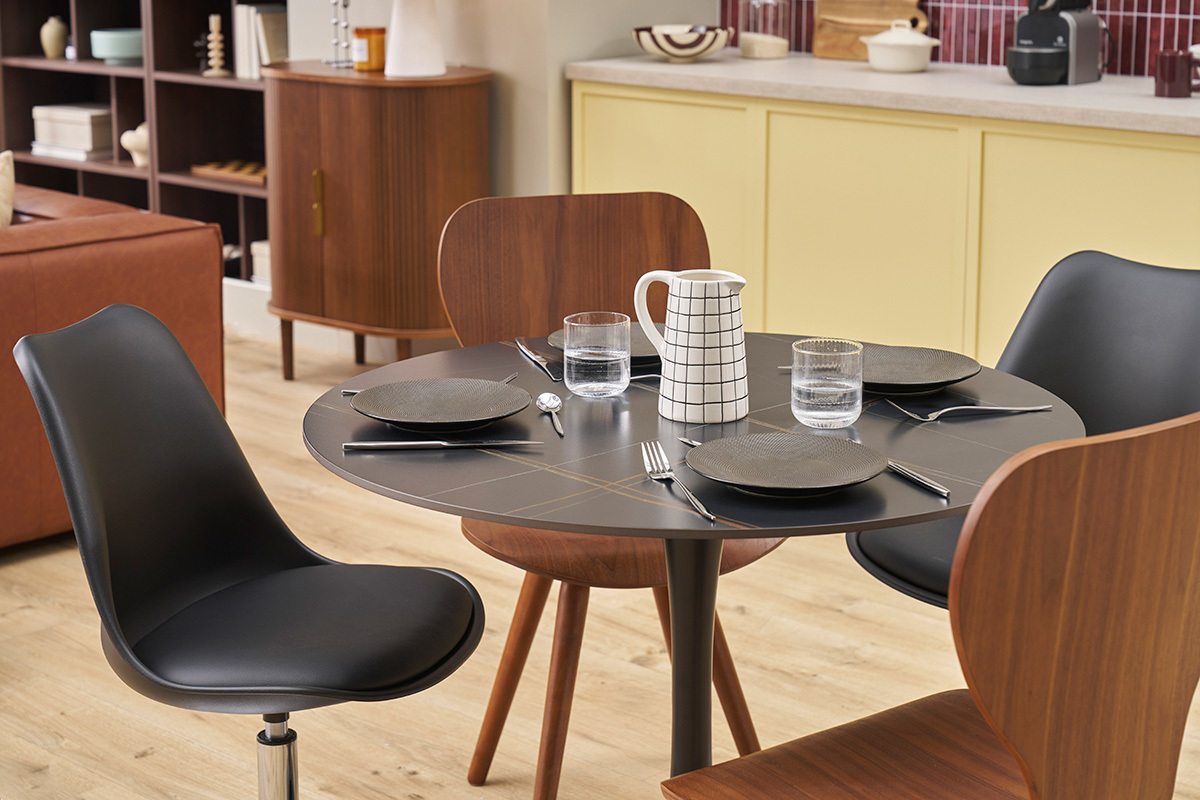 Runder Esstisch im Design aus schwarzer Keramik und Metall D90 cm MALOU