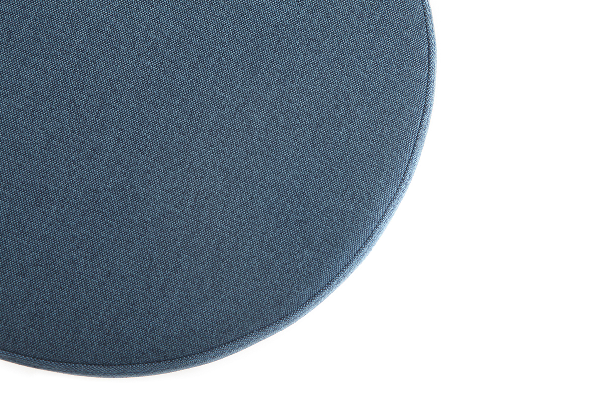 Runder Hocker aus blauem Stoff und vergoldetem Metall BETTY