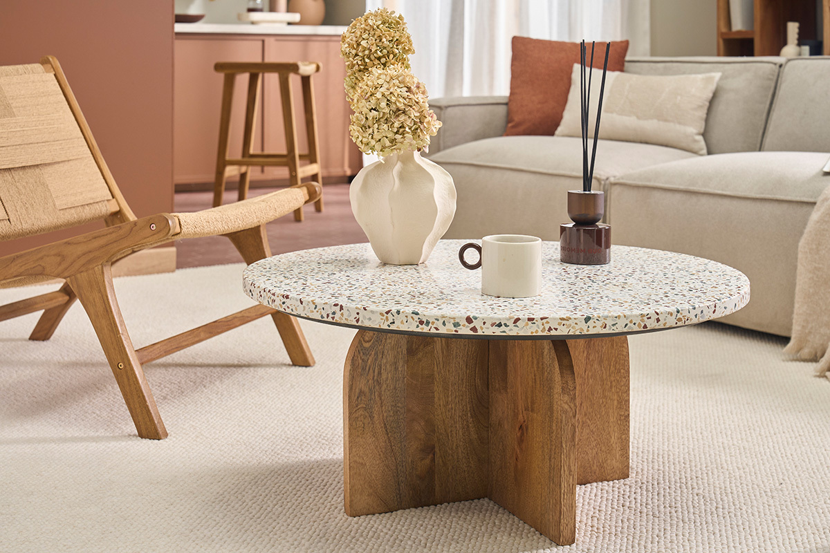 Runder Niedertisch aus Terrazzo und hellem Mangoholz D79.5 cm NESSA