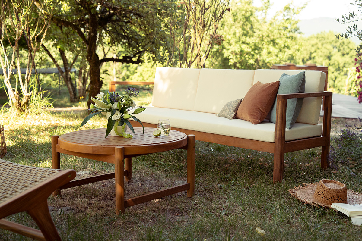 Runder niedriger Gartentisch aus massivem Teakholz D80 cm MOANA