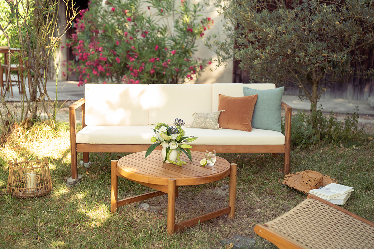 Runder niedriger Gartentisch aus massivem Teakholz D80 cm MOANA