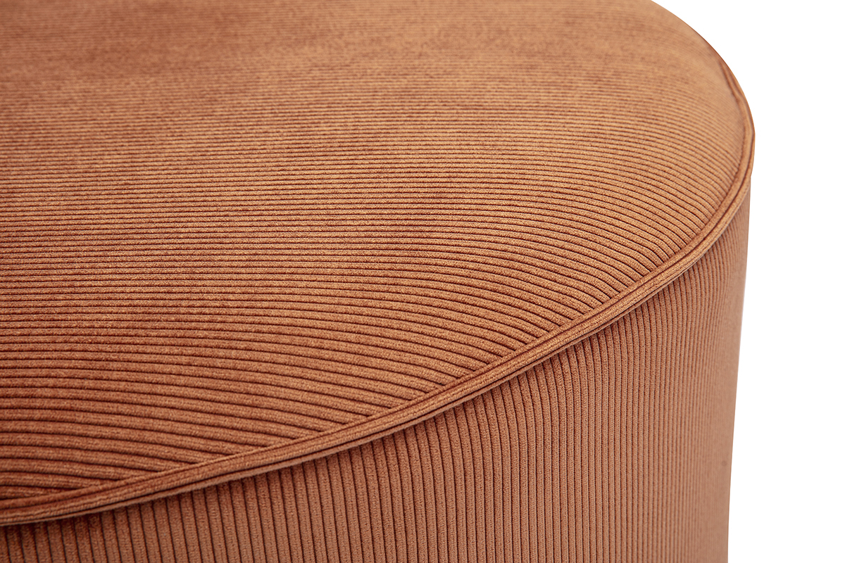 Nahaufnahme des runden Cord-Poufs in gebrannter Erde.