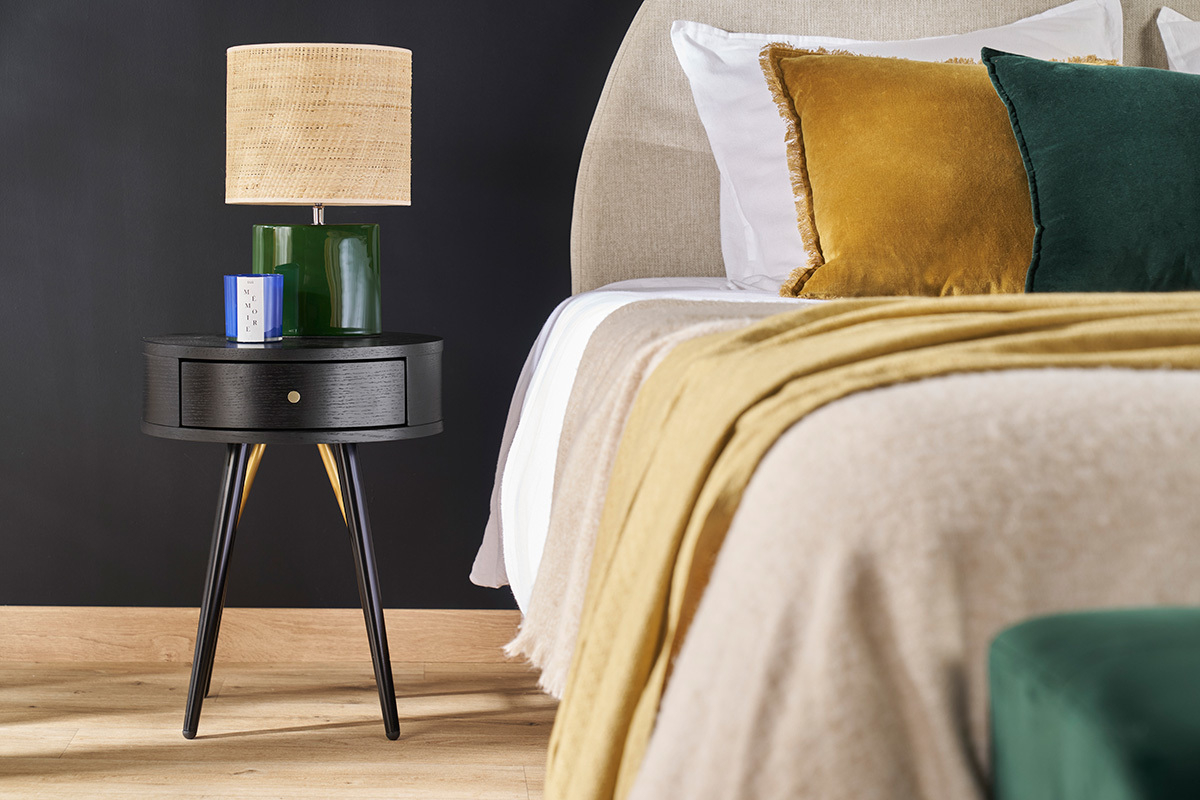 Runder Vintage-Nachttisch aus Holz, schwarzem Metall und goldfarbenen Details KORAL