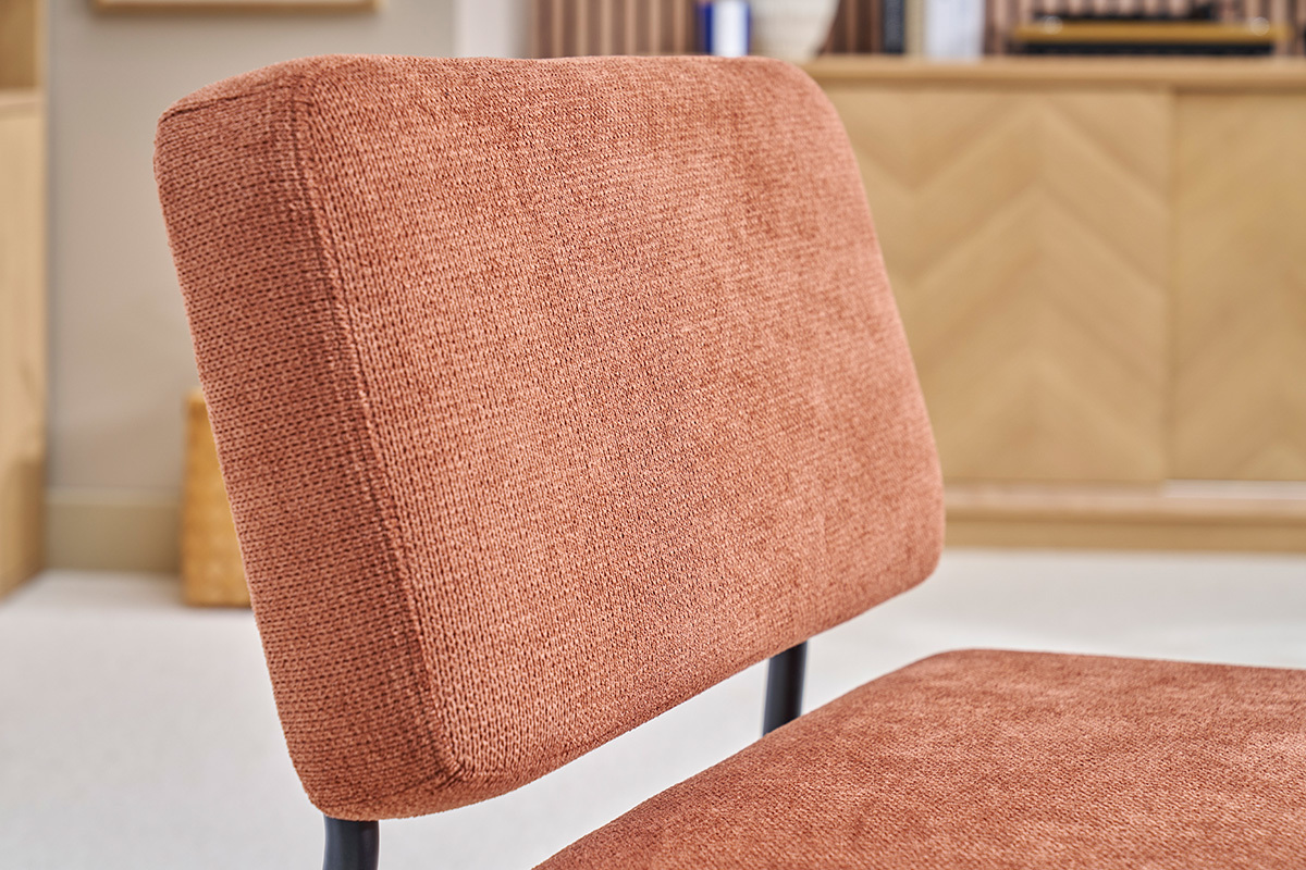 Samt-Effekt Stoff Sessel in gebrannter Erde und schwarzes Metall VEDANA