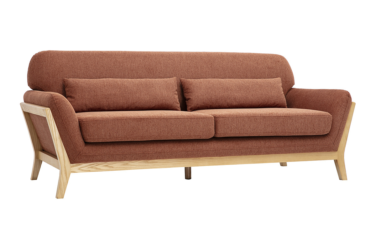 Skandinavisches 3-Sitzer-Sofa aus Stoff mit strukturierter Samtoptik in gebrannter Erde, 3/4-Ansicht, mit hellem Holzgestell.