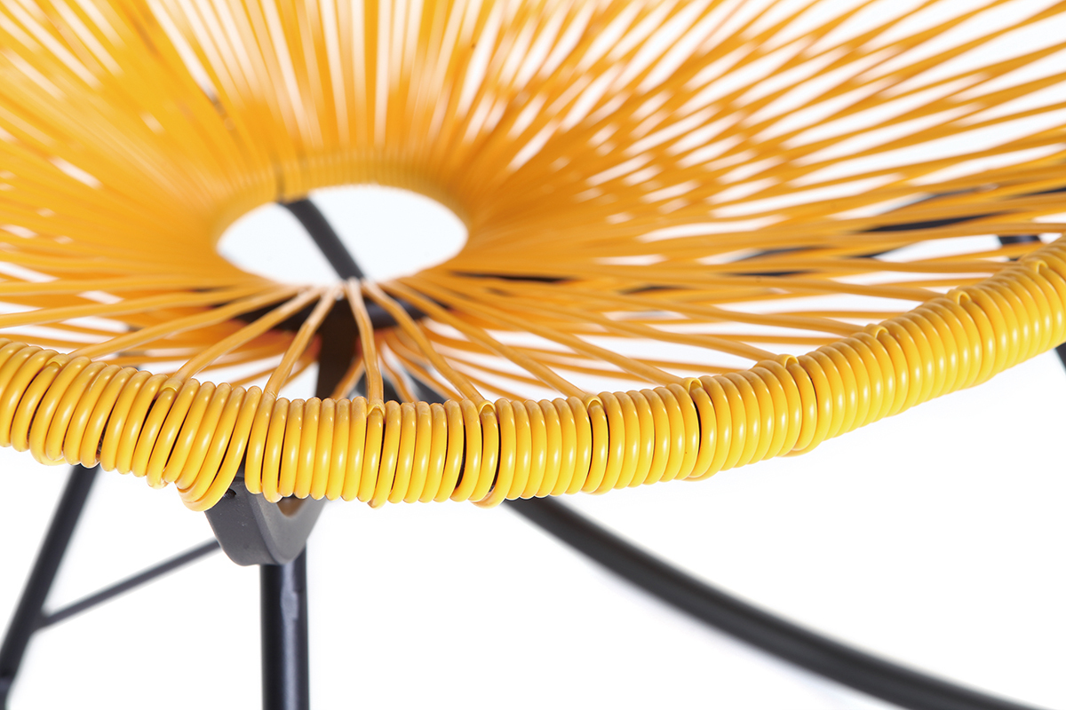 Schaukelstuhl BELLAVISTA aus gelbem Kunststoffgeflecht