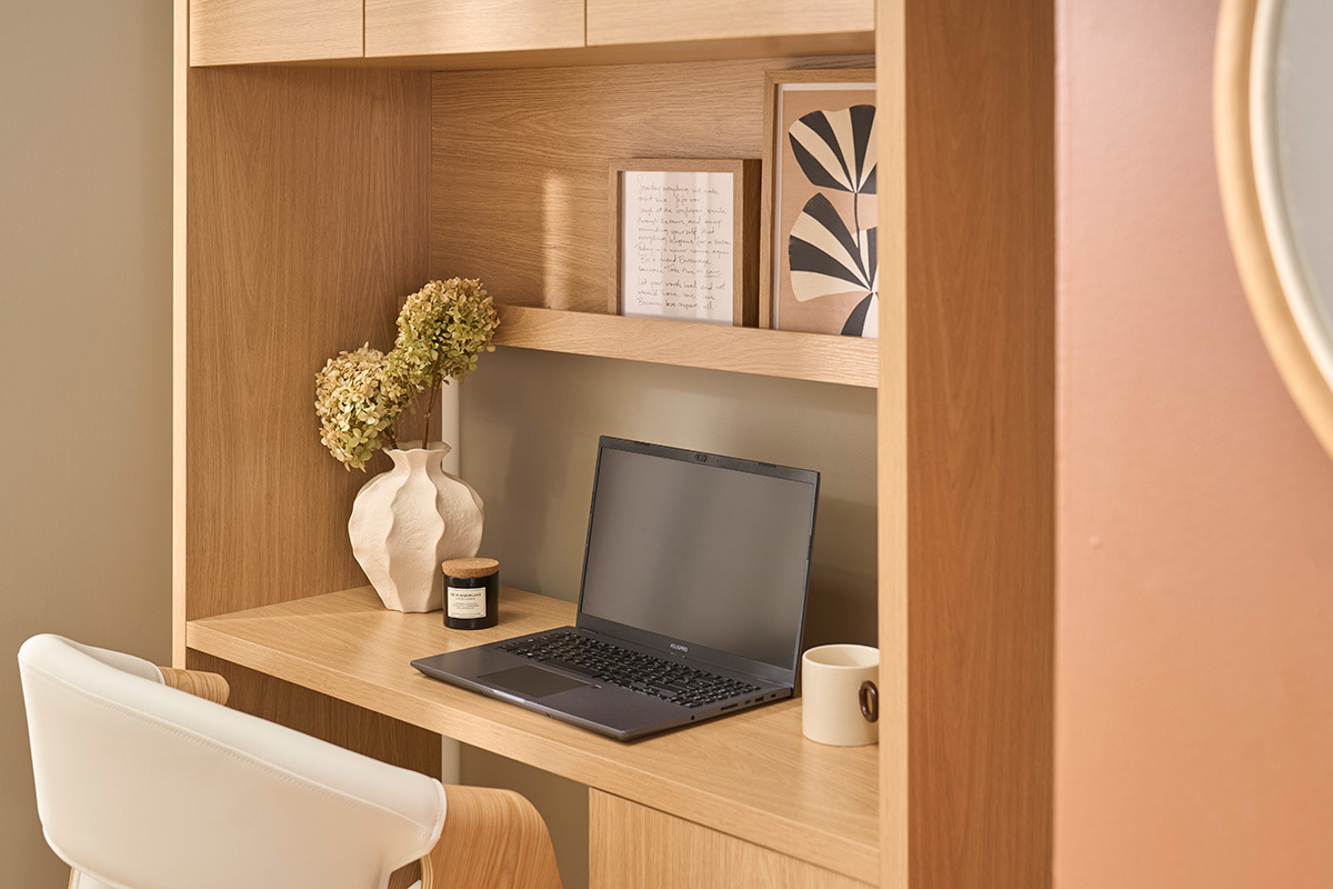 Schreibtisch-Bibliothek mit Aufbewahrung in heller Eichenholzoptik L115 cm WISSEM