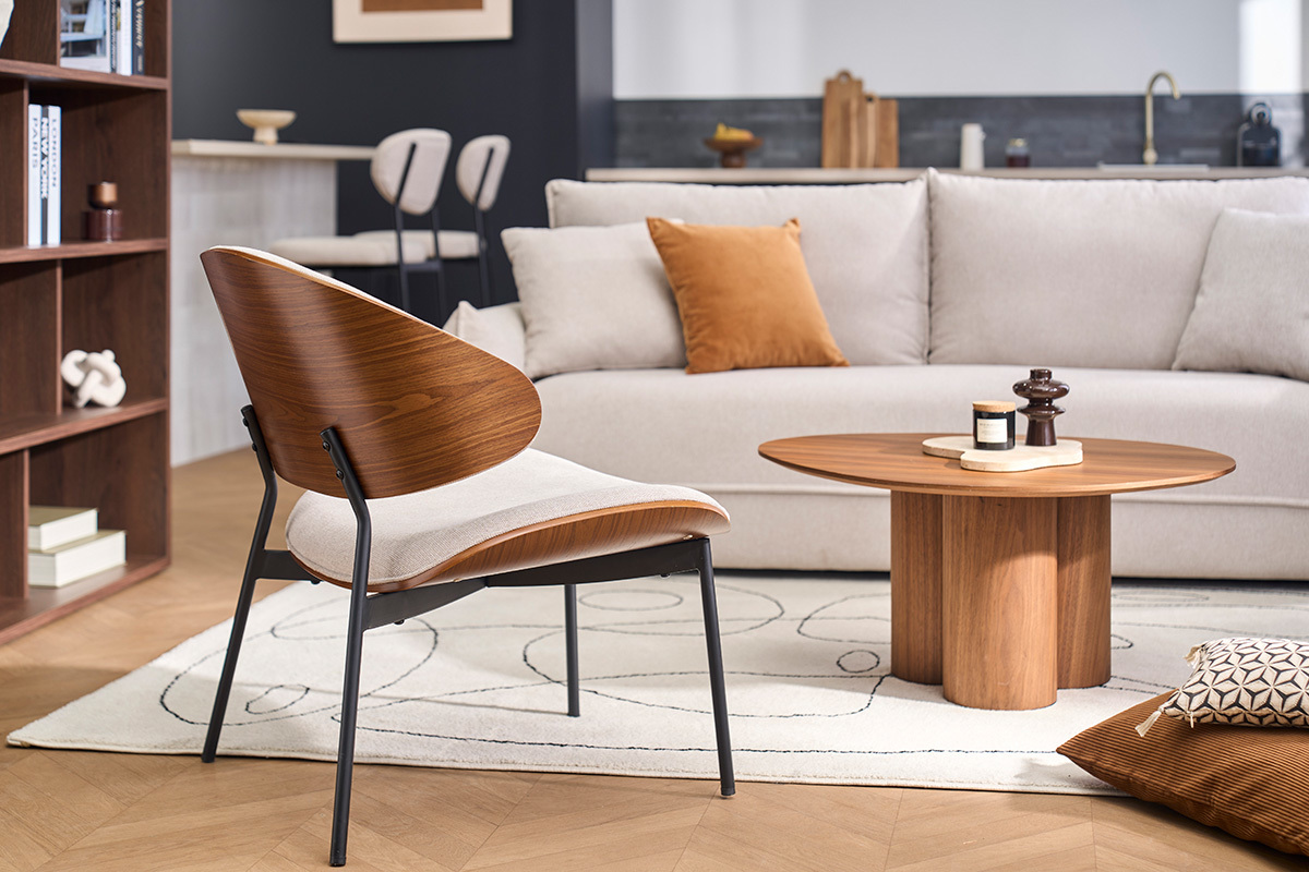 Sessel in beige Textur-Samtstoff, dunkles Holz und schwarzes Metall FABULO