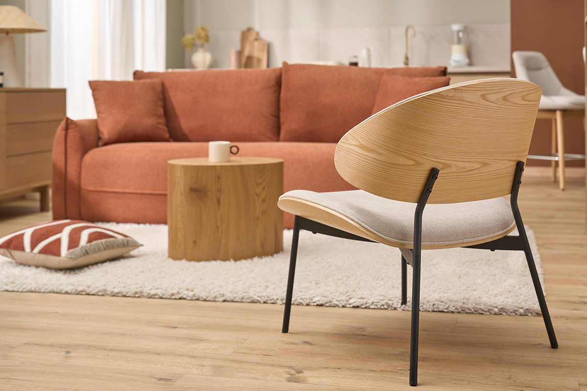 Sessel in texturiertem Beige Samt-Effekt, helles Holz und schwarzes Metall FABULO