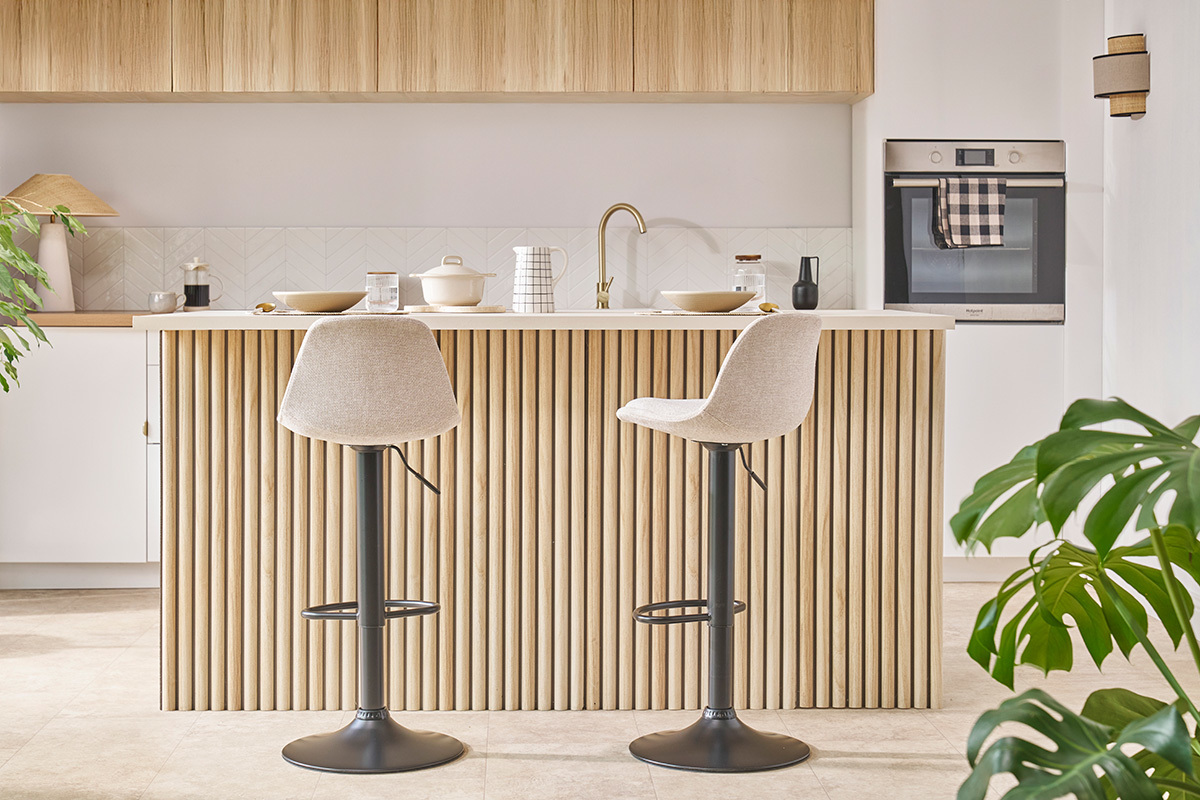 Set aus 2 schwarzen Design-Barhockern STEEVY