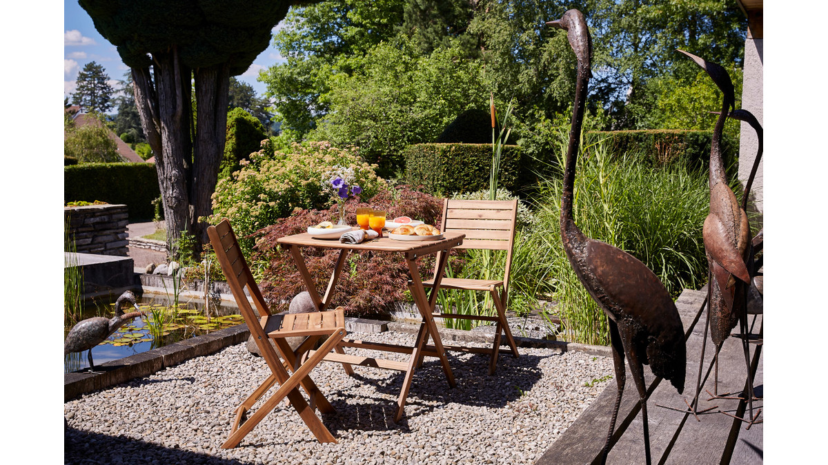 Set aus klappbaren Gartensthlen und Gartentisch aus massivem Akazienholz CANOPEE