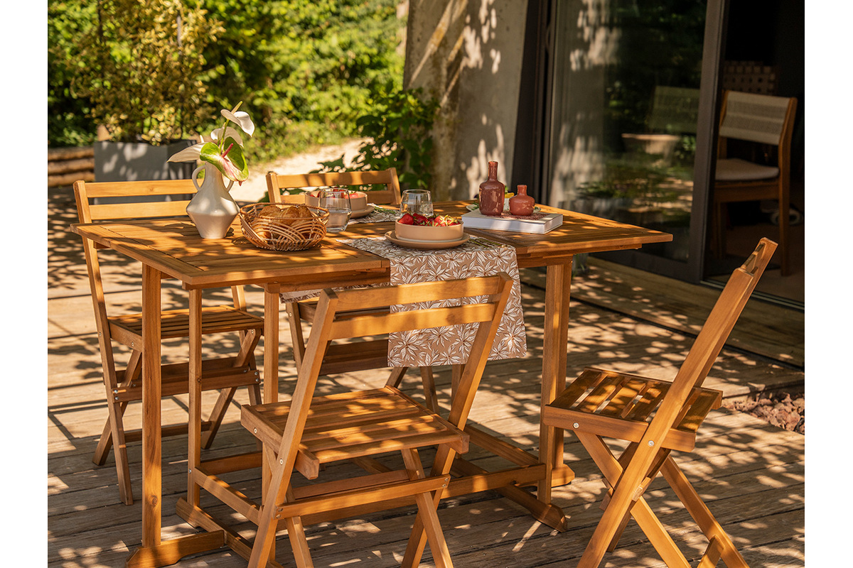 Set mit einem ausziehbaren Tisch mit Stauraum und 4 Klappst�hlen aus Massivholz CARMEN