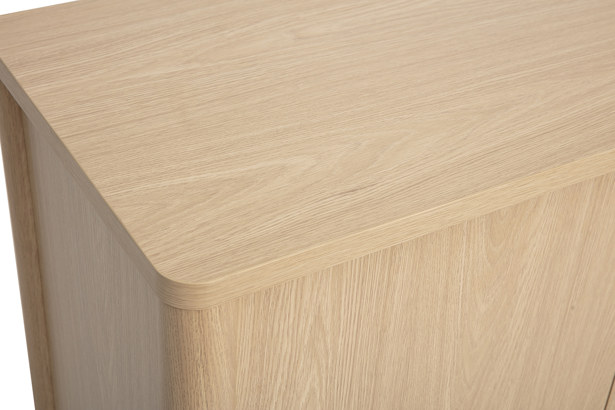 Oberseite des Sideboards aus hellem Eichenholz mit abgerundeten Kanten, schr�g gesehen