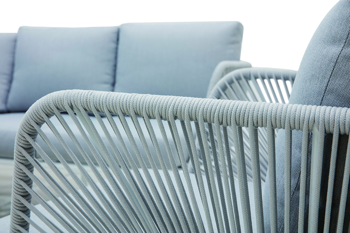 Sitzgarnitur HALONG aus wei�em Aluminium und Schnurstickerei und hellgrauem Stoff