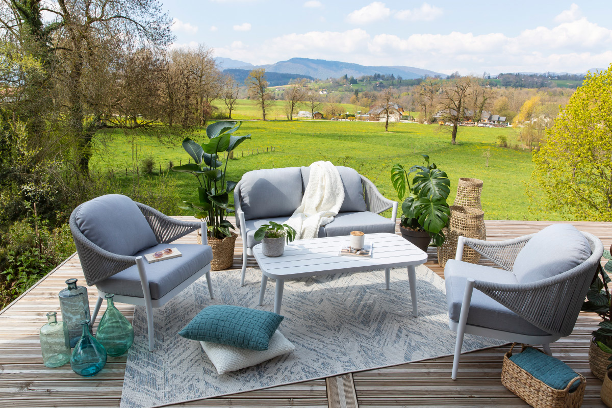 Sitzgarnitur LIMA aus wei�em Aluminium und Schnurstickerei und hellgrauem Stoff