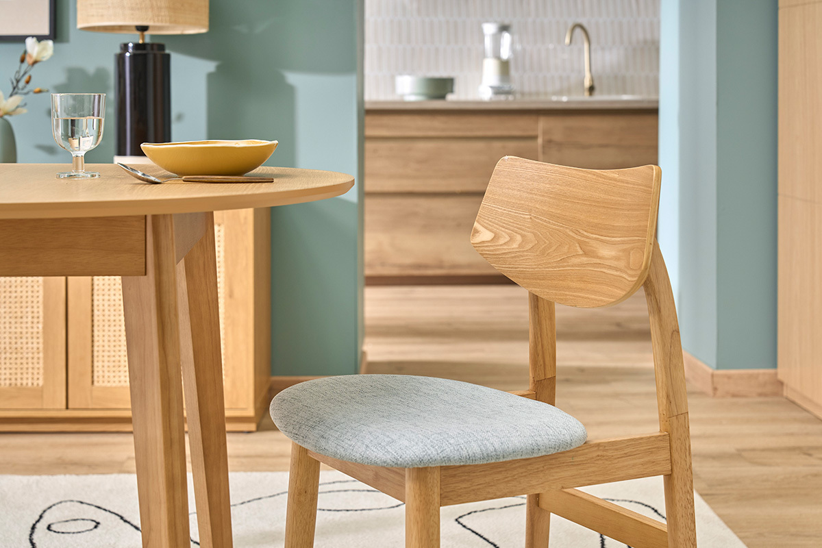 Skandinavische St�hle aus hellem Holz und Celadon-Stoff (2er Set) ELION