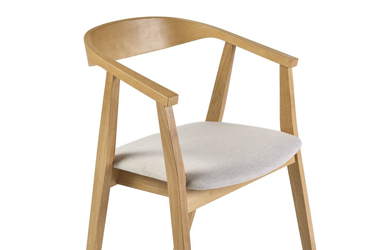 Skandinavischer Stuhl BAHIA aus hellem Holz mit Armlehnen und Sitzfl�che aus beigefarbenem Stoff, 3/4-Ansicht
