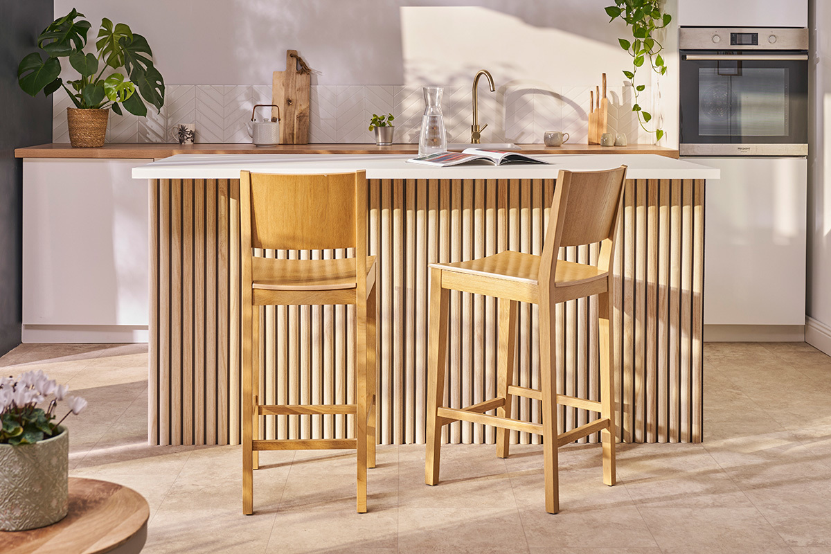 Skandinavischer Barhocker aus Eichenholz H65 cm MELVIL