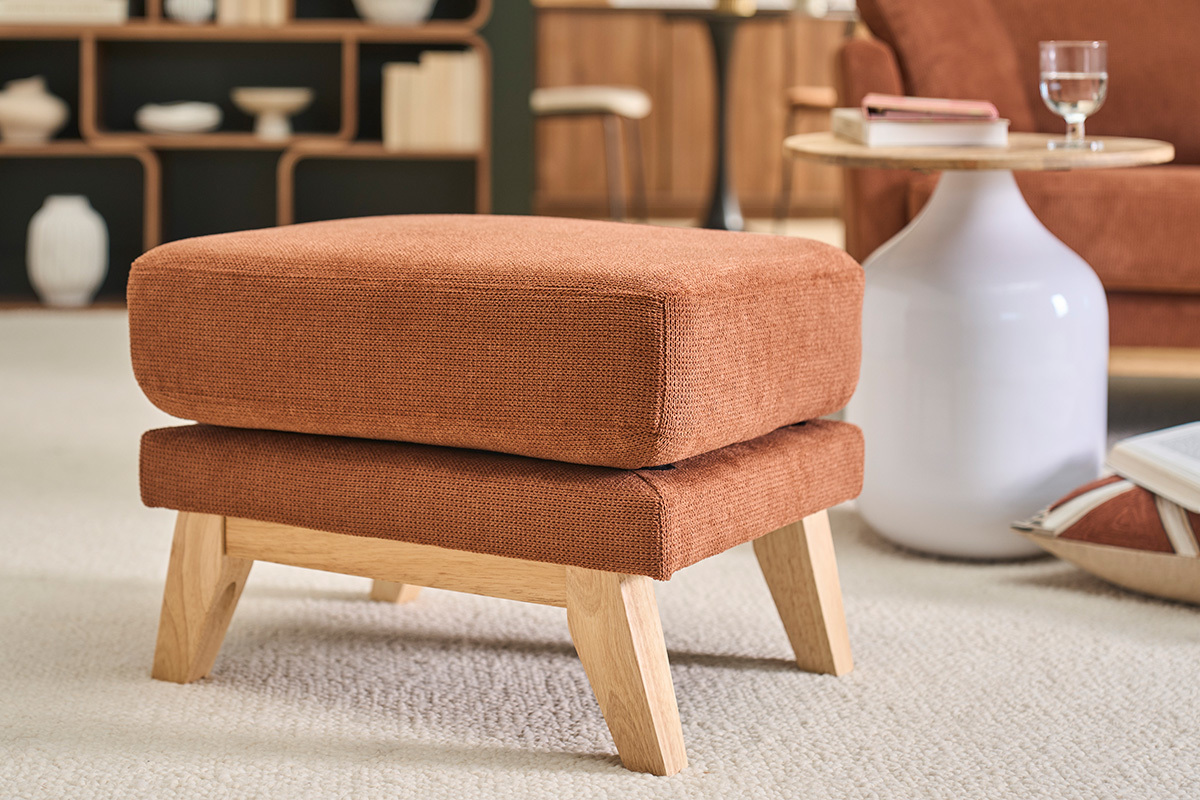 Skandinavischer Hocker in gebrannter Erde Chenille-Stoff und hellem Holz OSLO