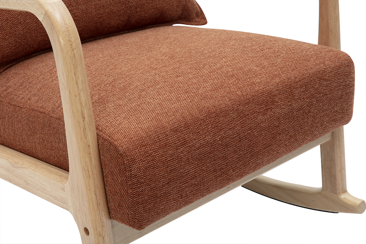 Skandinavischer Schaukelstuhl aus rostbraunem Stoff mit Samteffekt und hellem Massivholz DERRY