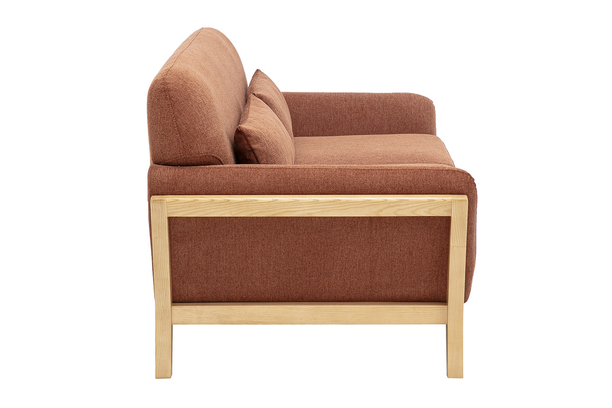 Skandinavisches 2-Sitzer-Sofa in Seitenansicht aus Stoff in gebrannter Erde und hellem Holz.