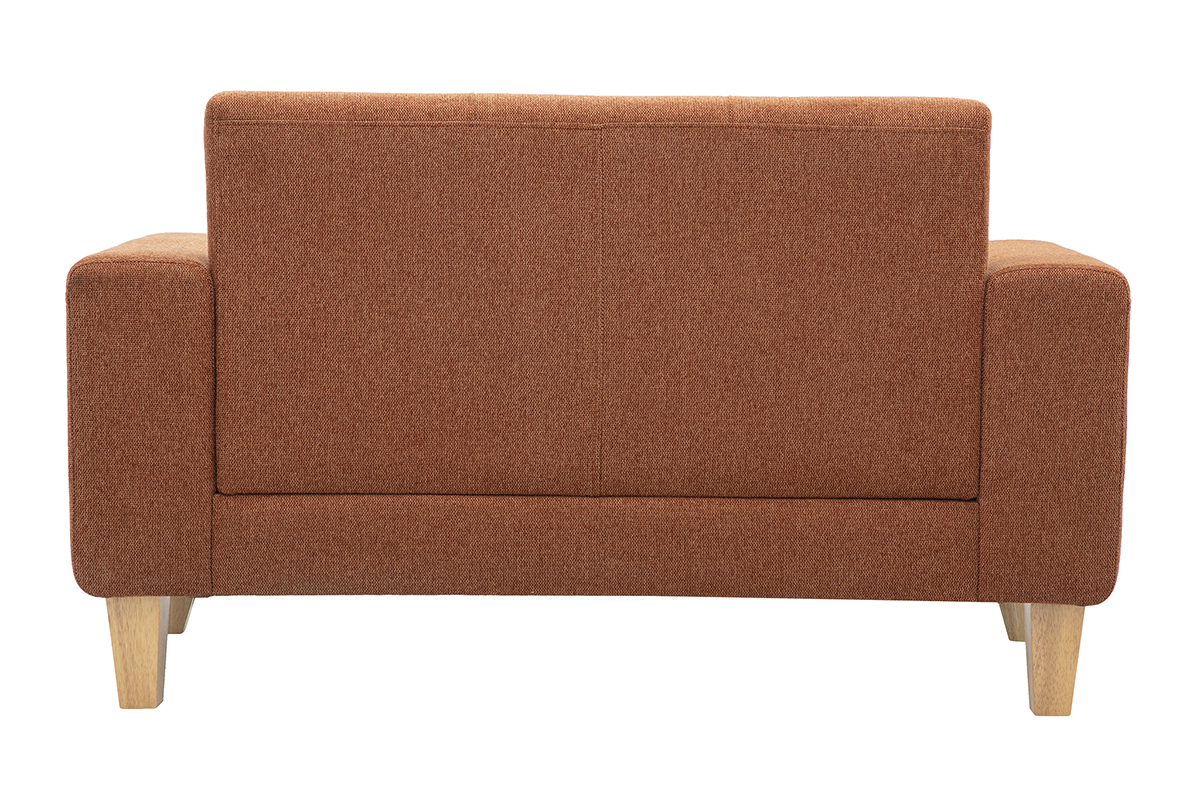 Skandinavisches 2-Sitzer-Sofa aus Stoff mit Samteffekt in gebrannter Erde, R�ckansicht mit hellen Holzf��en.