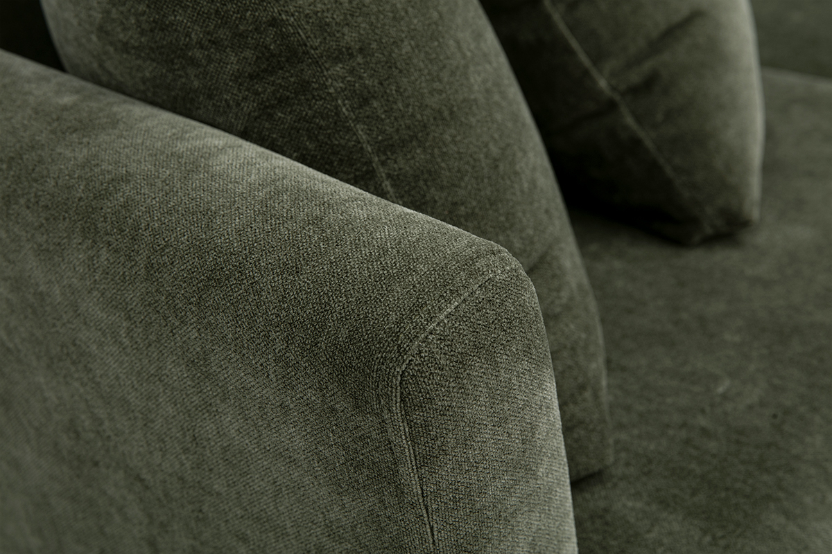 Detail des abziehbaren skandinavischen 2-Sitzer-Sofas aus Stoff mit Samteffekt in Khaki-Gr�n.