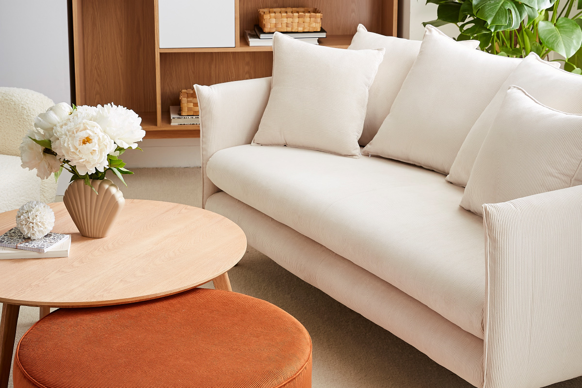Skandinavisches 3-Sitzer-Sofa aus beigem Cord OLYMPIA