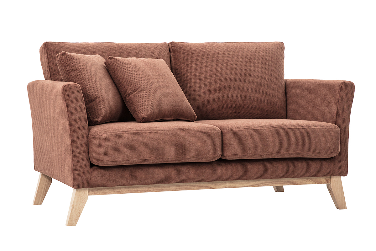 Skandinavisches 2-Sitzer-Sofa aus Chenille-Stoff in gebrannter Erde und hellem Holz, 3/4-Ansicht.