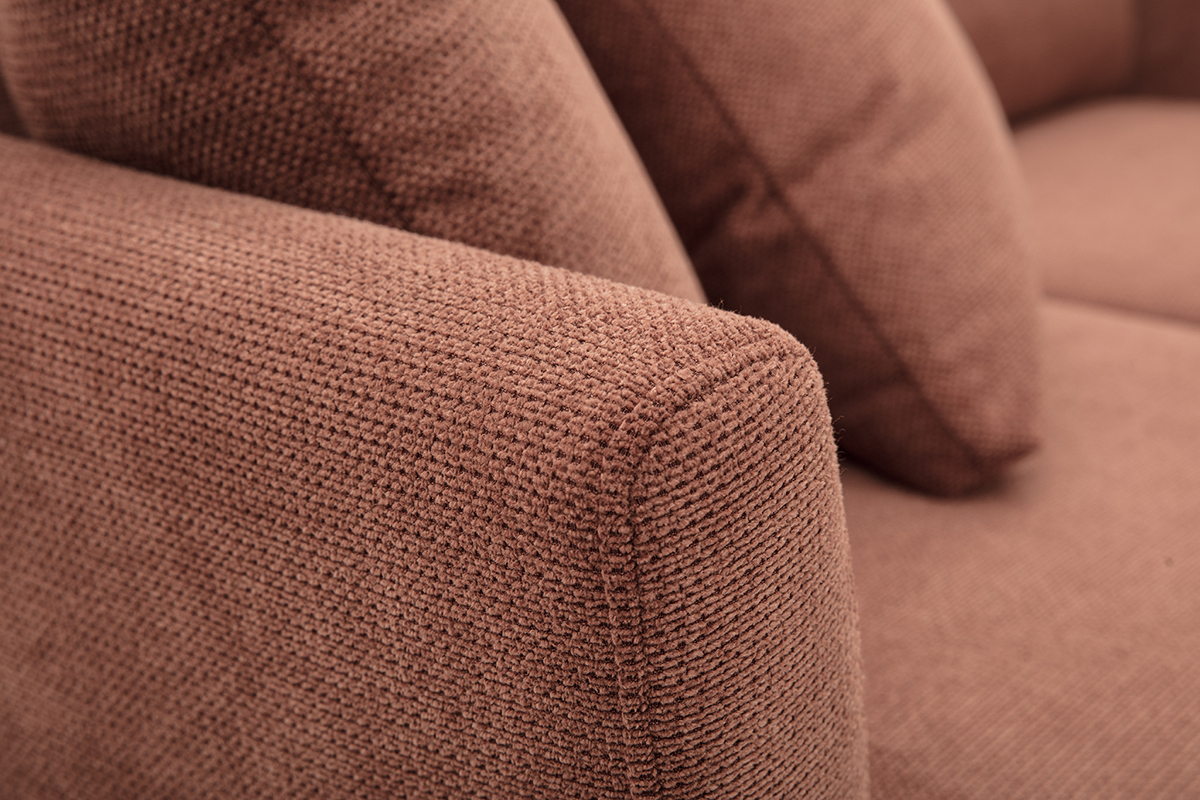 Detail des Chenille-Stoffes des 2-Sitzer-Sofas OSLO, Farbe gebrannte Erde.