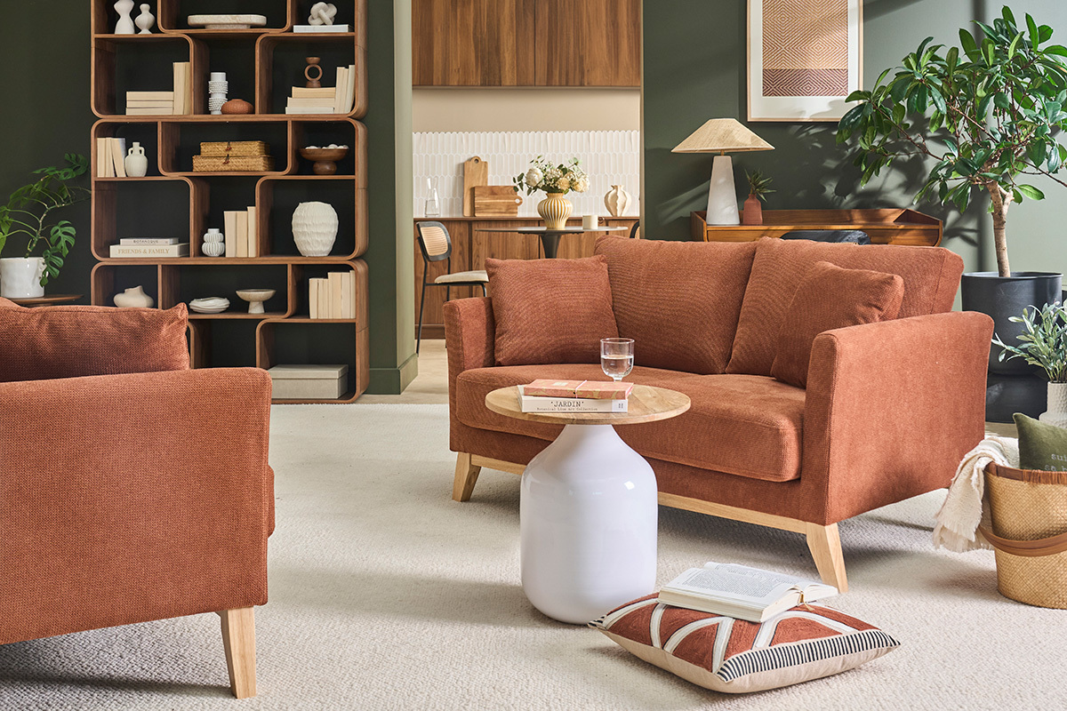 Skandinavisches Schlafsofa f�r 2 Personen mit abnehmbarem Bezug aus Chenille in verbrannter Erde und hellem Holz OSLO