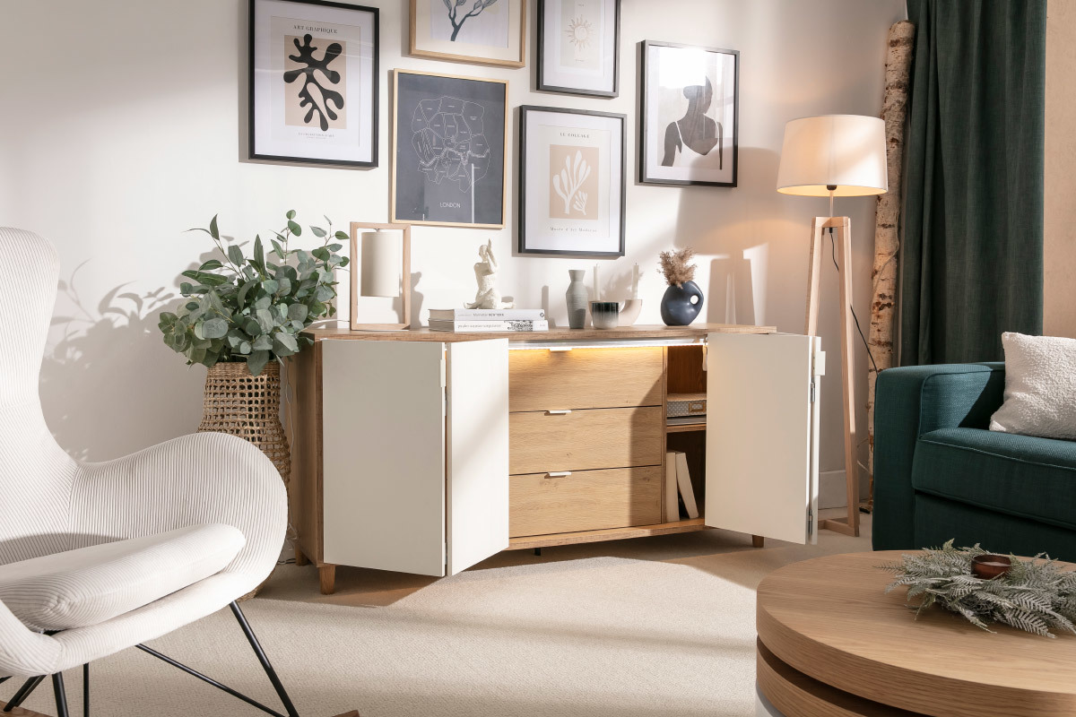 Skandinavisches Sideboard 160 cm wei/holzfarben mit Beinen aus Eiche VESTA