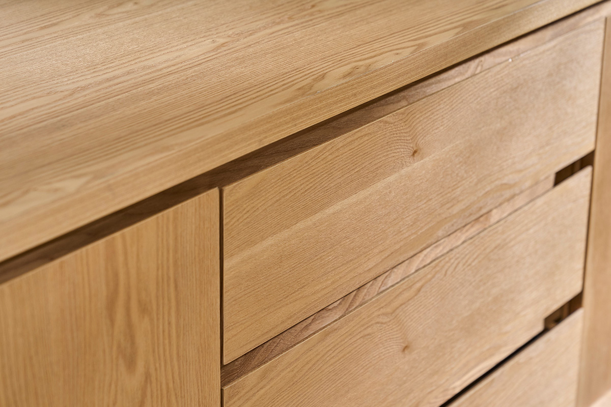 Skandinavisches Sideboard aus hellem Eschenholz, 2 T�ren, 3 Schubladen, L180 cm FIFTIES