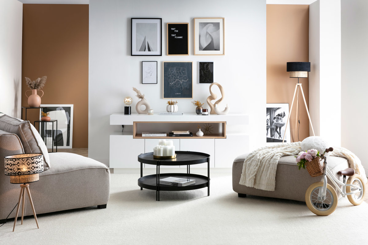 Skandinavisches Sideboard in glnzendem Wei und Holz mit 4 Tren L180 cm LIVO