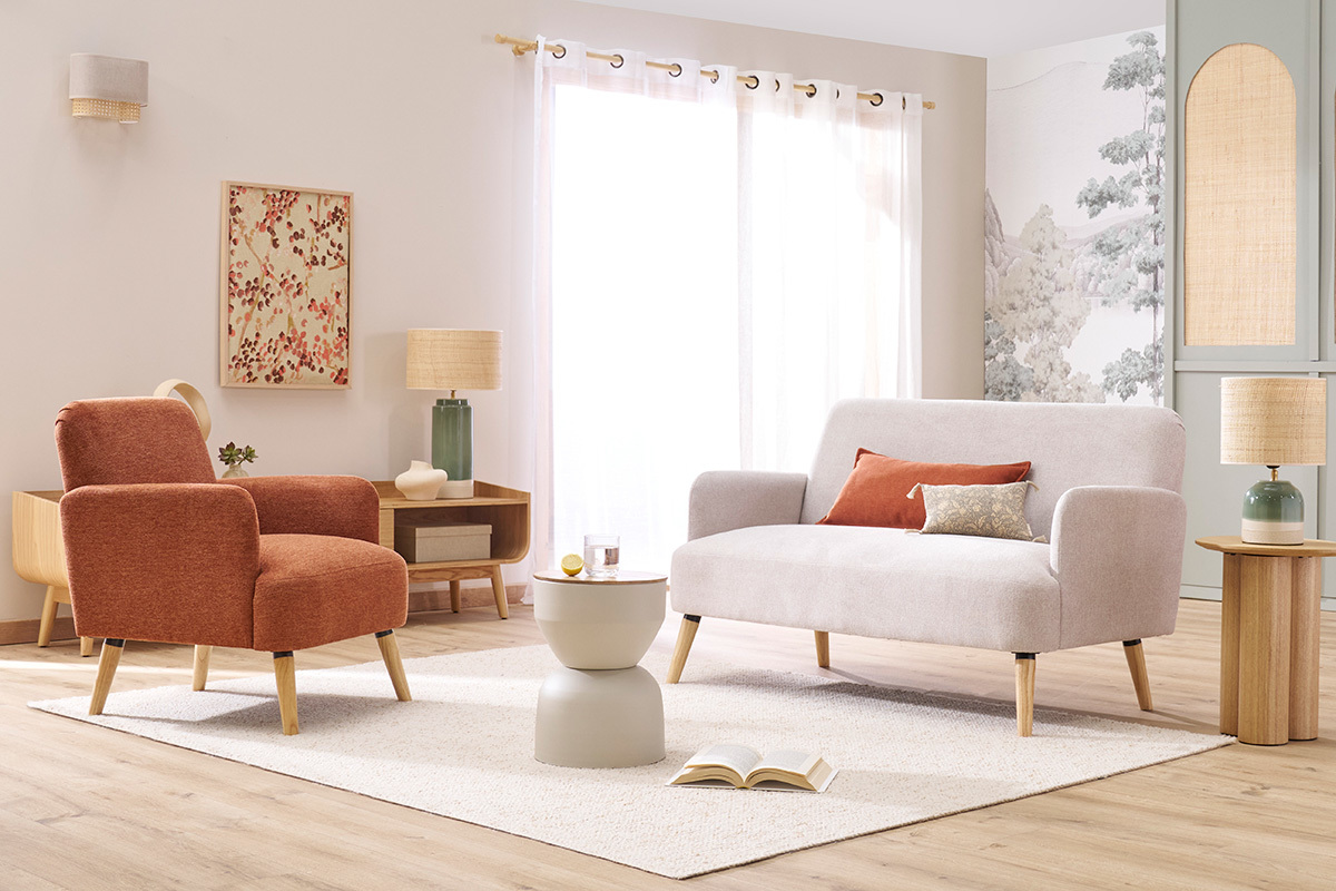 Skandinavisches Sofa aus beigem Stoff mit Samteffekt und hellem Holz 2-Sitzer ISKO