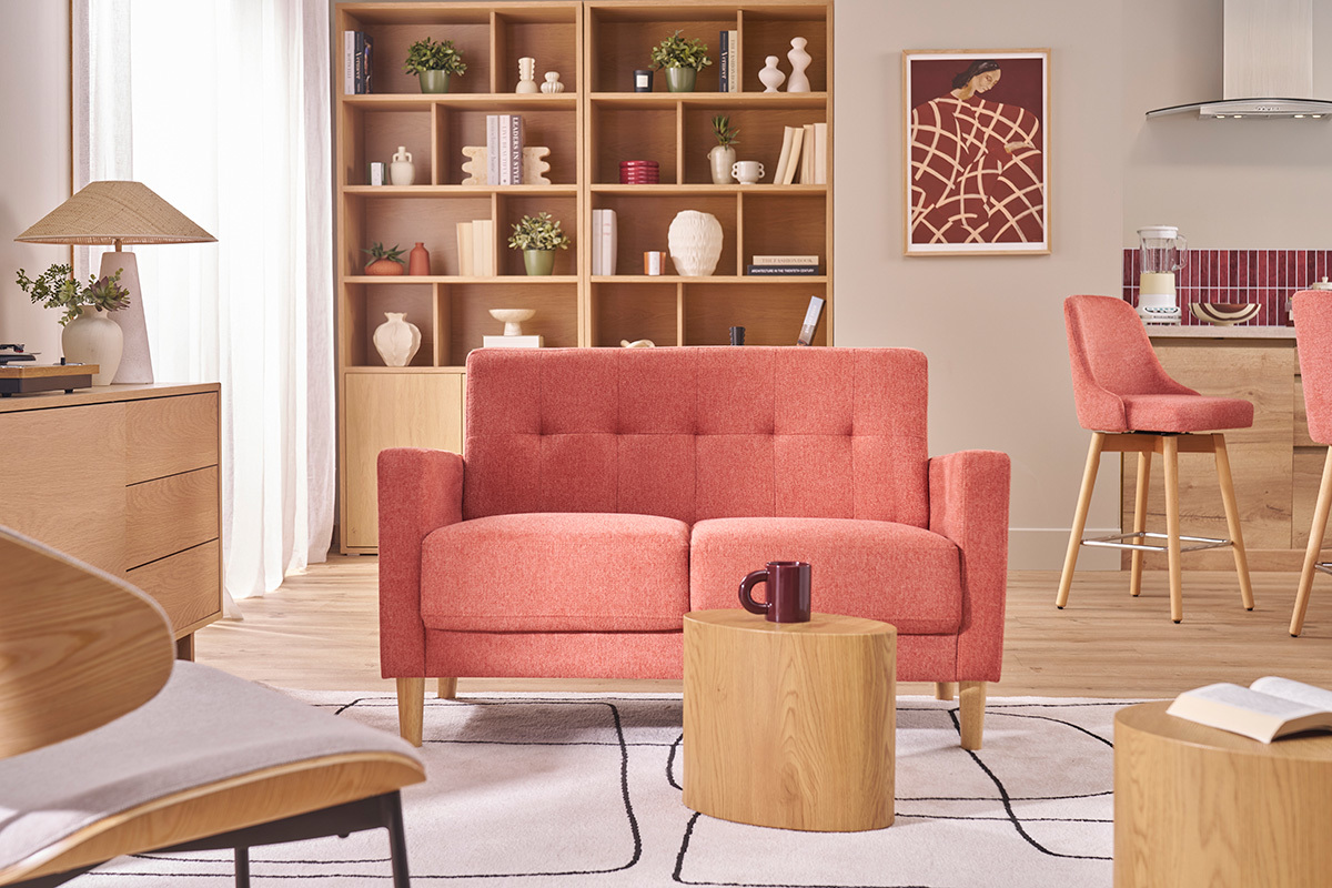 Skandinavisches Sofa aus terracottafarbenem Stoff mit Samteffekt und hellem Holz 2-Sitzer MOON