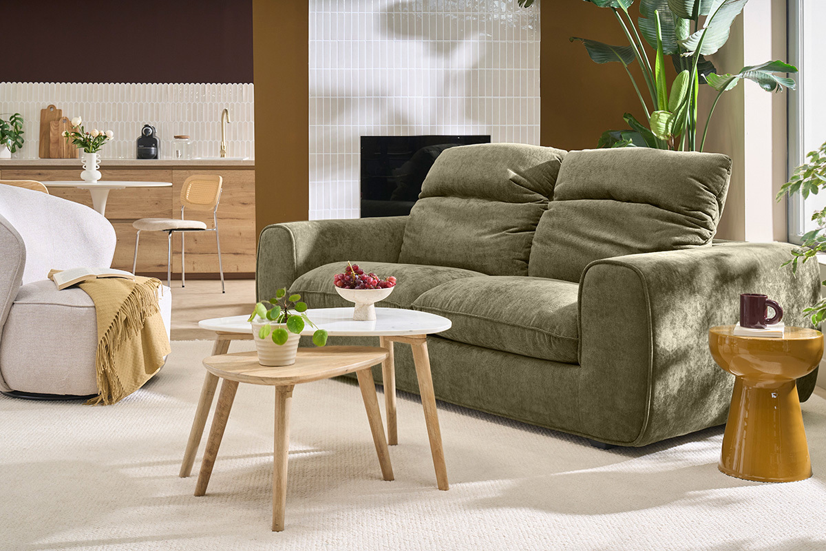 Sofa mit ausziehbarer R�ckenlehne 3-Sitzer mit verstellbaren Kopfst�tzen aus Textil, Velours-Effekt, dunkelgr�n-khaki NOAM