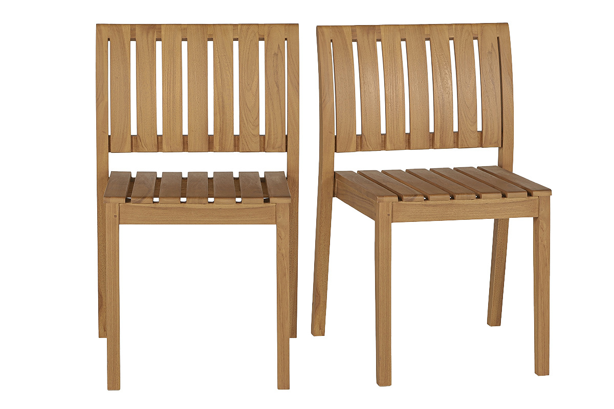 Set aus 2 Gartenst�hlen aus massivem Teakholz, Frontansicht mit klarem Design und geschwungener R�ckenlehne.