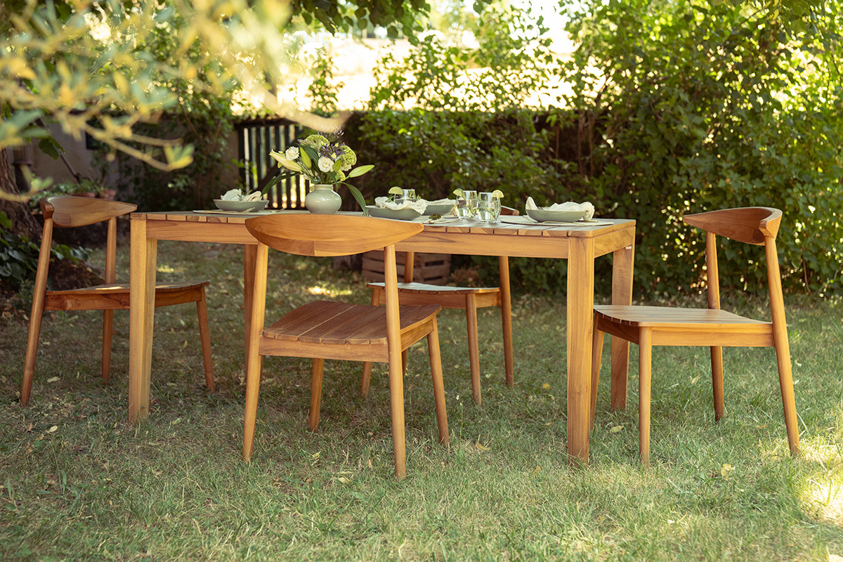Stapelbare Gartenst�hle aus massivem Teakholz (Set mit 2) SAGARA