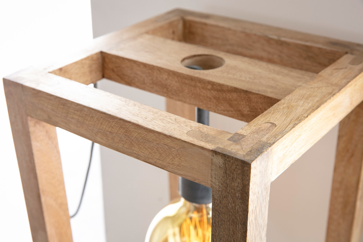 Stehlampe aus Mangoholz BOSCO
