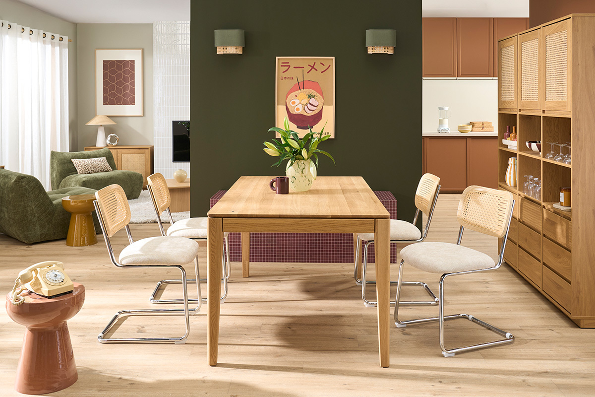 Stoffbezogene Designst�hle in texturiertem Beige-Samt-Effekt, verchromtes Metall und Rattan-Geflecht (2er Set) ELECTRA