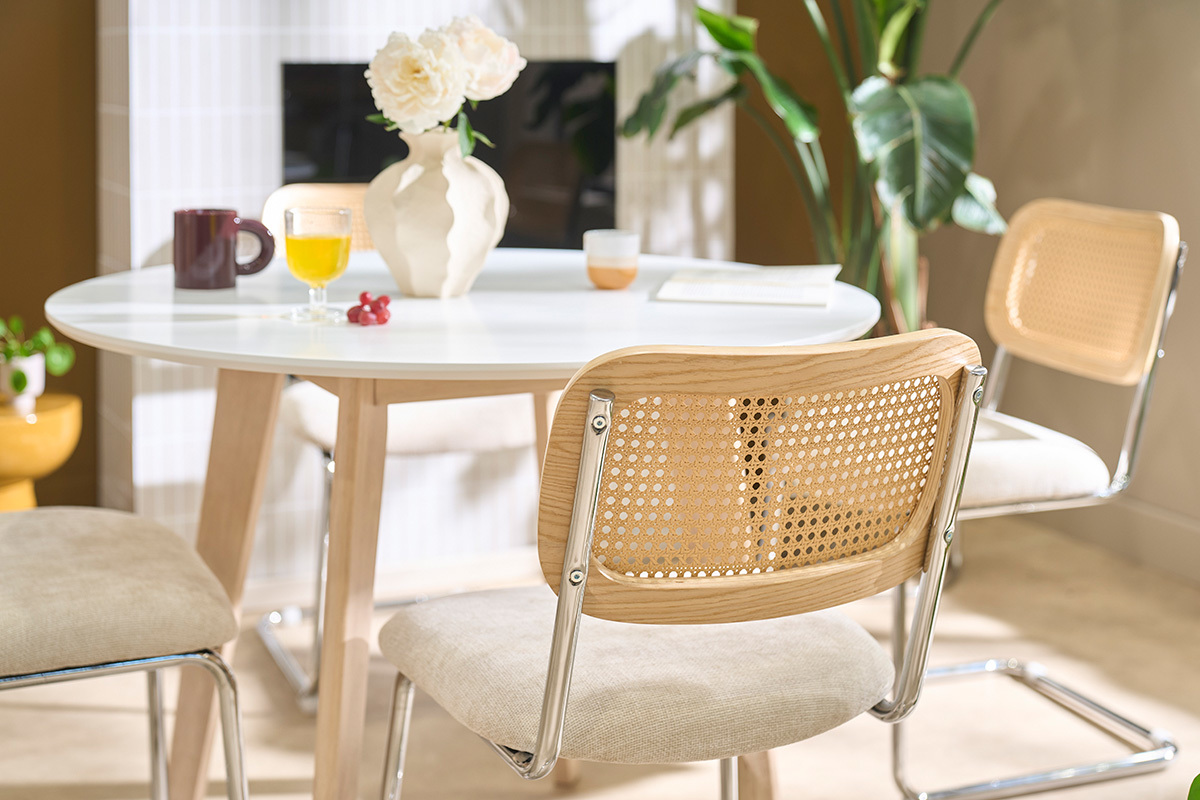 Stoffbezogene Designst�hle in texturiertem Beige-Samt-Effekt, verchromtes Metall und Rattan-Geflecht (2er Set) ELECTRA