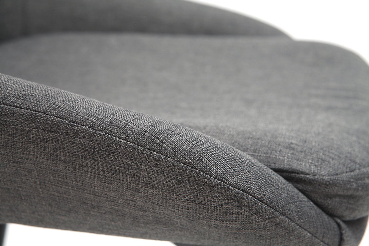 Nahaufnahme des grauen Stoffes eines Design-Stuhls aus Stoff und schwarzem Metall.