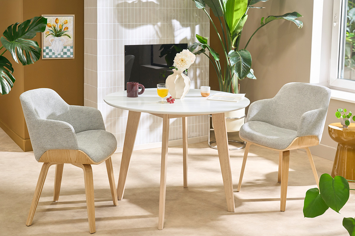 Stuhl aus grauem Chenille-Stoff und hellem Holz EARL