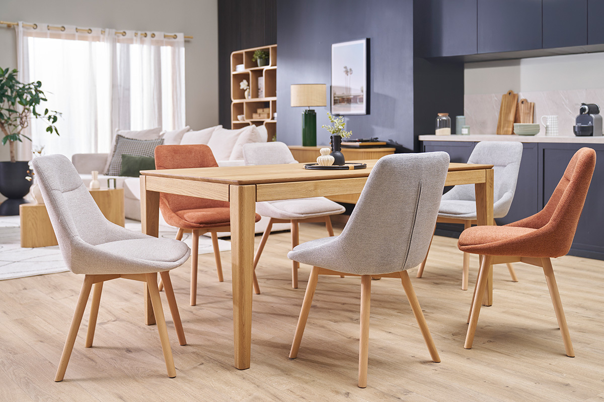 Sthle aus beigem Samteffekt-Texturgewebe und hellem Holz (2er Set) ALESS