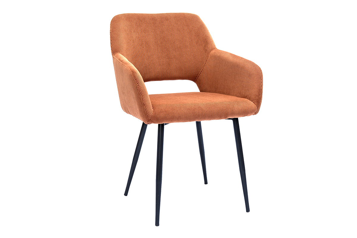 Stuhl aus Cord in gebrannter Erde mit schwarzen Metallbeinen, 3/4 Ansicht.
